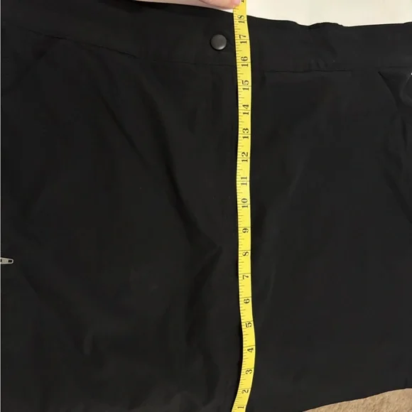 32 Degrees Classic Black Skort with Pockets - Picture 14 of 16